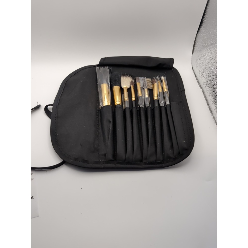 Make-Upβ Brushes w/Storage Pouch - Set of 8 Plus a Brow Brush in a Travel Pouch